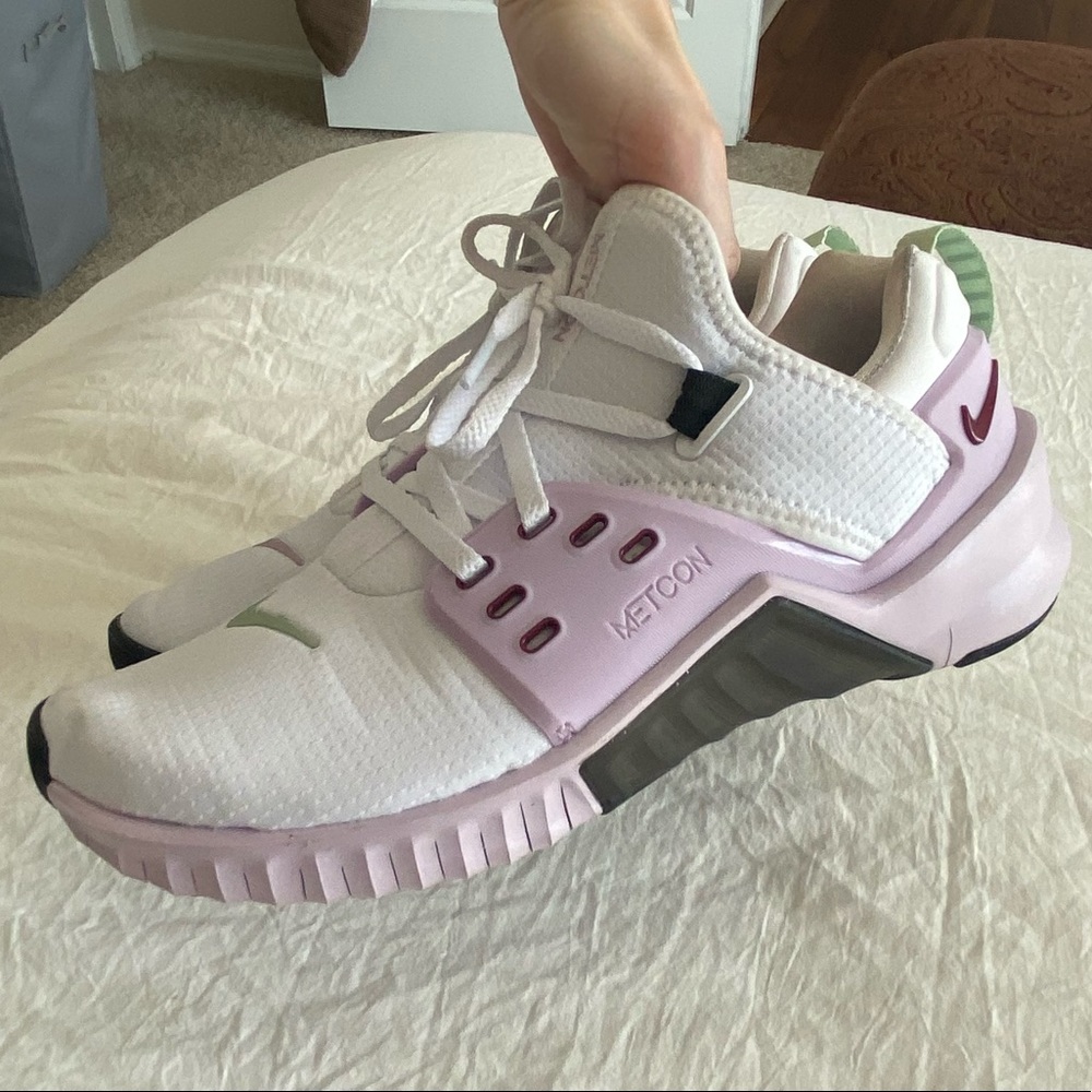 NIKE METCONS